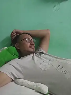 Andresguz35 online show from November 2025 03:10:01 AM