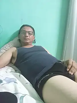 Andresguz35 online show from July 2026 04:17:02 AM