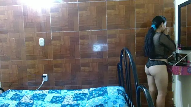 Snapshot of Mia_brunette26 chatting on February 2025 02:59:02 AM Mia brunette26 online show from February 2025 02:59:02 AM