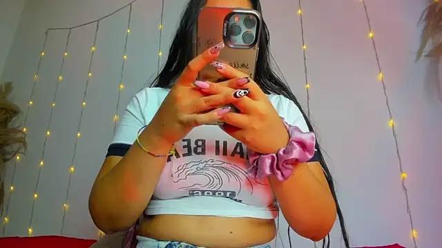 Snapshot of Maisa_issa chatting on October 2025 01:19:02 PM Maisa issa online show from October 2025 01:19:02 PM