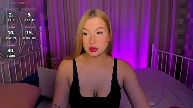 Snapshot of Emma__Leee chatting on November 2025 12:48:01 AM Emma Leee online show from November 2025 12:48:01 AM