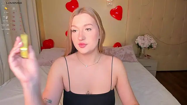 Emma  Leee online show from February 2025 12:59:01 AM
