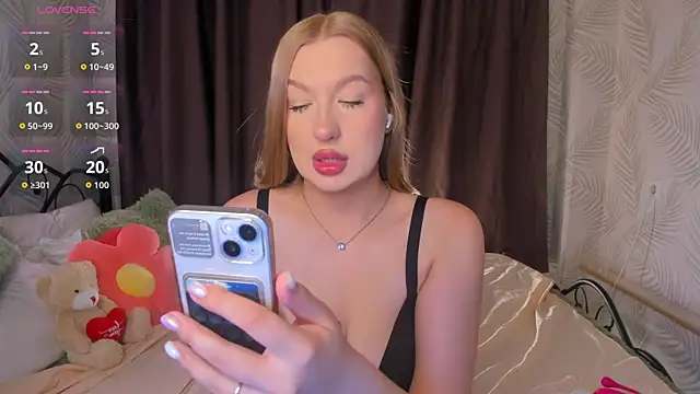 Emma  Leee online show from September 2025 12:05:01 AM