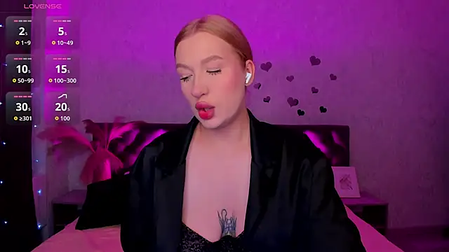 Emma  Leee online show from October 2025 12:34:01 AM