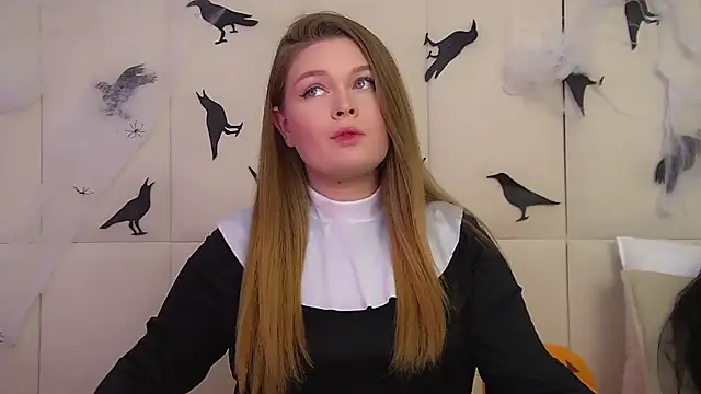 CrystalLyons online show from October 2025 08:11:01 AM