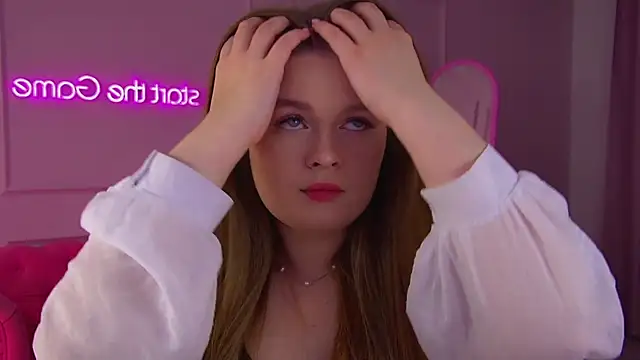 CrystalLyons online show from November 2025 06:25:01 AM