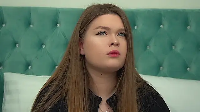 CrystalLyons online show from February 2026 12:07:01 PM