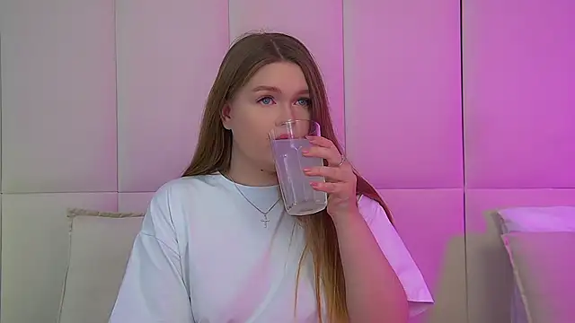 CrystalLyons online show from March 2026 06:22:01 PM