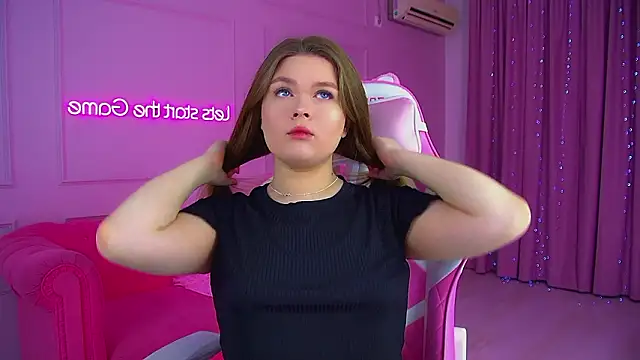 CrystalLyons online show from March 2026 07:16:02 PM