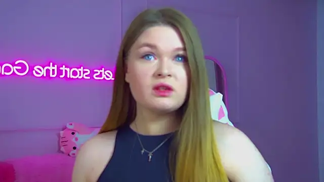 CrystalLyons online show from October 2025 06:25:01 AM