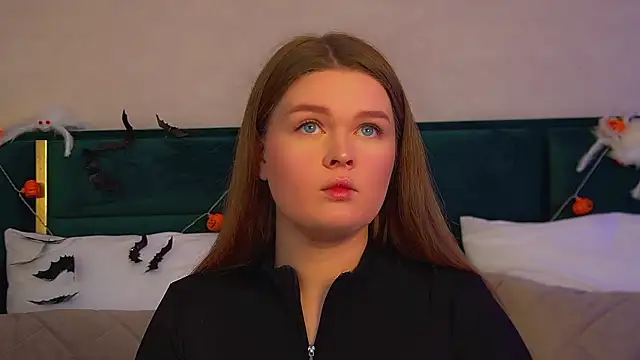 CrystalLyons online show from November 2025 06:08:02 AM