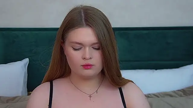 CrystalLyons online show from November 2025 06:12:01 PM