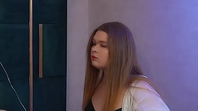 CrystalLyons online show from December 2025 06:05:02 AM