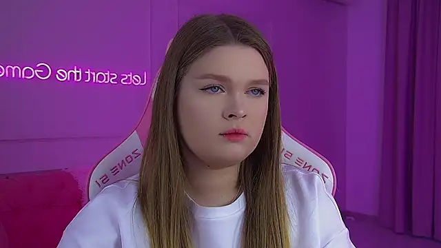 CrystalLyons online show from February 2026 06:27:01 AM