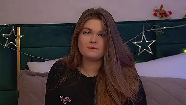 CrystalLyons online show from December 2025 06:18:02 AM