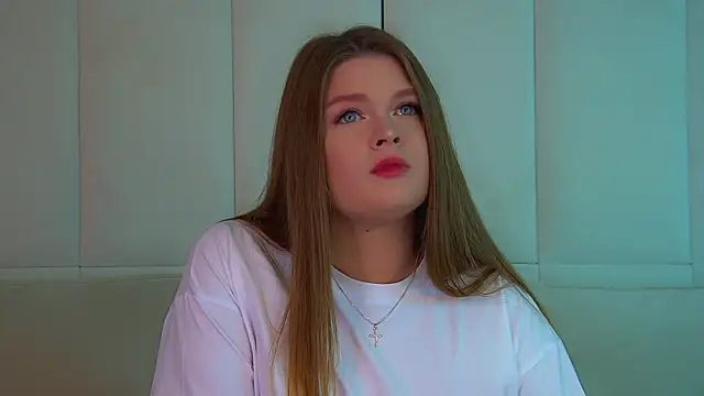 CrystalLyons online show from February 2026 06:35:01 AM