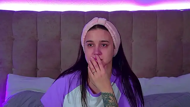 ChristinaMilton online show from November 2025 06:14:01 PM