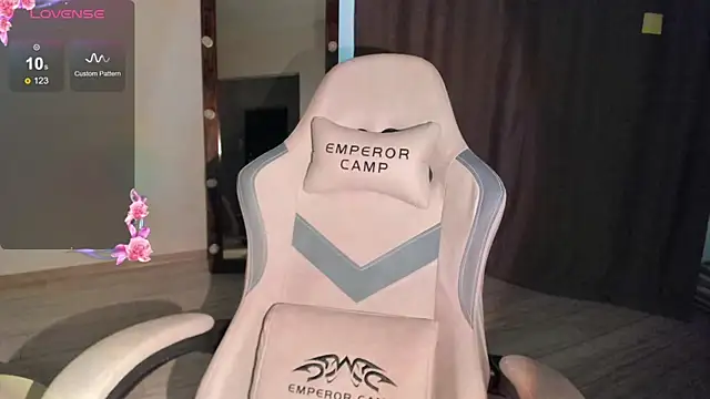 Lana Younes online show from November 2025 10:59:02 AM