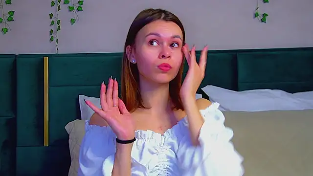 PollyLanders online show from March 2025 06:21:02 PM