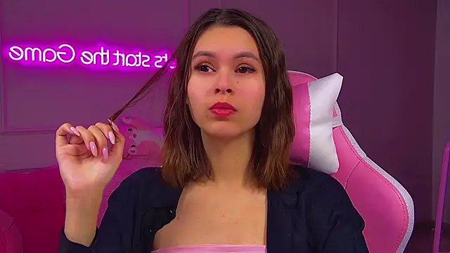 PollyLanders online show from October 2025 06:20:02 PM