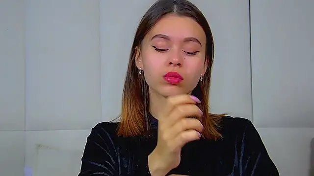 PollyLanders online show from October 2025 07:14:01 PM