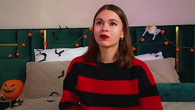 PollyLanders online show from October 2025 06:27:01 PM