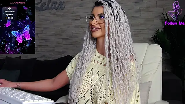 Snapshot of VictoriaMazze chatting on December 2024 01:21:01 AM VictoriaMazze online show from December 2024 01:21:01 AM