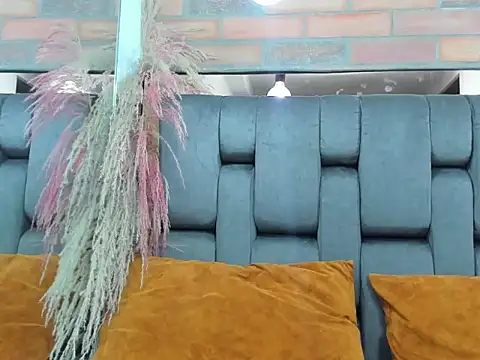 JESSYCORTES online show from April 2026 04:47:02 AM