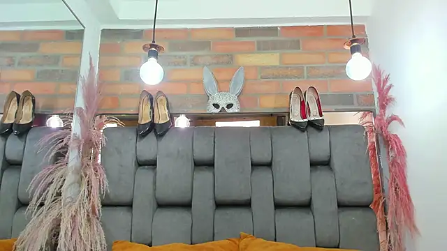 JESSYCORTES online show from October 2025 03:00:02 PM