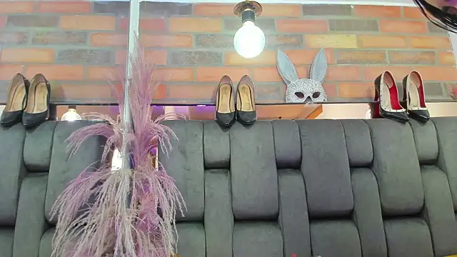 JESSYCORTES online show from October 2025 02:49:02 PM