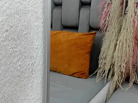 JESSYCORTES online show from April 2026 04:30:01 AM