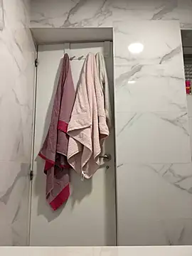 Lucascacaca online show from April 2026 08:20:02 PM