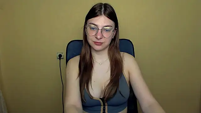 Luna Lush  online show from April 2026 08:32:01 AM