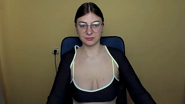 Luna Lush  online show from March 2026 02:16:01 PM