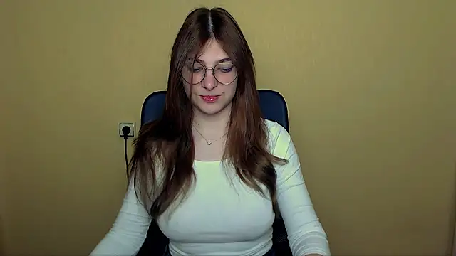 Luna Lush  online show from May 2026 08:30:01 AM