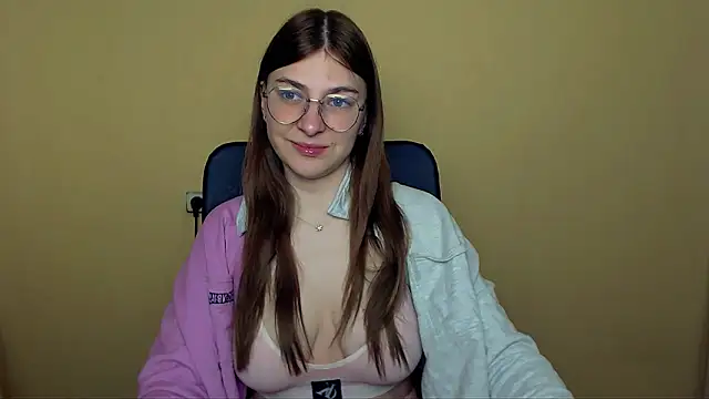 Luna Lush  online show from April 2026 11:30:02 AM