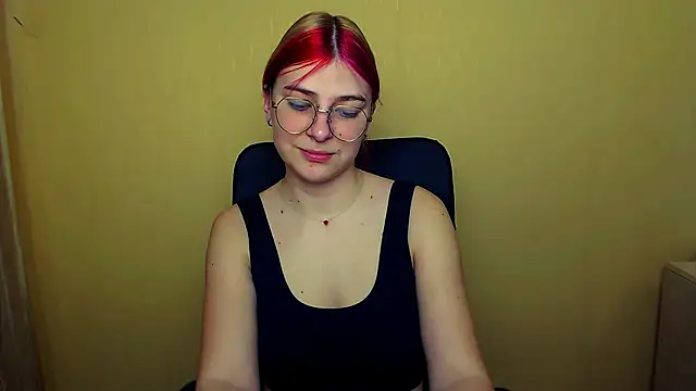 Luna Lush  online show from February 2025 09:18:01 AM