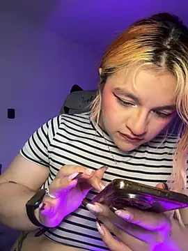 SophiaWeestt99 online show from July 2026 03:40:01 AM