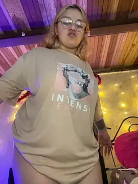 Snapshot of SophiaWeestt99 chatting on March 2026 07:15:01 AM SophiaWeestt99 online show from March 2026 07:15:01 AM