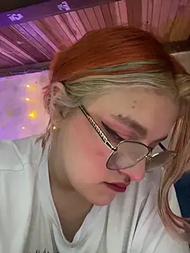 Snapshot of SophiaWeestt99 chatting on October 2025 02:43:01 AM SophiaWeestt99 online show from October 2025 02:43:01 AM