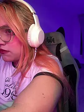 SophiaWeestt99 online show from June 2026 01:11:02 AM