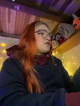 Snapshot of SophiaWeestt99 chatting on February 2026 03:45:02 AM SophiaWeestt99 online show from February 2026 03:45:02 AM