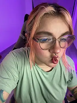 SophiaWeestt99 online show from June 2026 01:25:01 AM