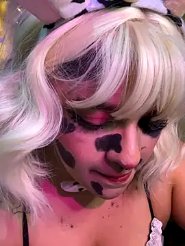 Snapshot of SophiaWeestt99 chatting on October 2025 02:41:02 AM SophiaWeestt99 online show from October 2025 02:41:02 AM