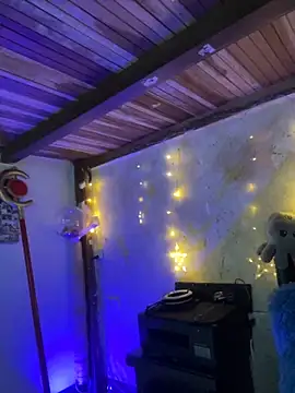 Snapshot of SophiaWeestt99 chatting on October 2025 04:35:02 AM SophiaWeestt99 online show from October 2025 04:35:02 AM