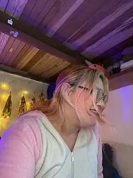 SophiaWeestt99 online show from April 2026 03:41:01 AM