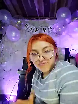 Snapshot of SophiaWeestt99 chatting on March 2025 04:41:02 AM SophiaWeestt99 online show from March 2025 04:41:02 AM