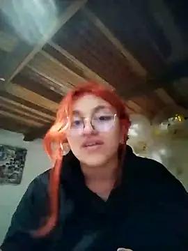 Snapshot of SophiaWeestt99 chatting on March 2025 01:36:02 AM SophiaWeestt99 online show from March 2025 01:36:02 AM