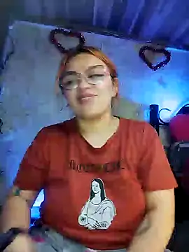 Snapshot of SophiaWeestt99 chatting on March 2025 05:17:02 AM SophiaWeestt99 online show from March 2025 05:17:02 AM