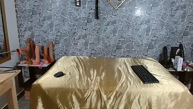 Aynle-toms online show from November 2025 12:25:02 AM